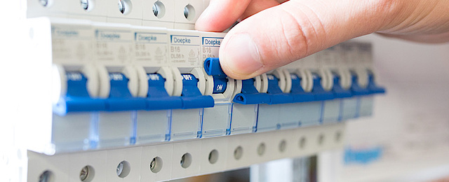 Schalt­schrank­bau bei Zorn Elektro in Remlingen