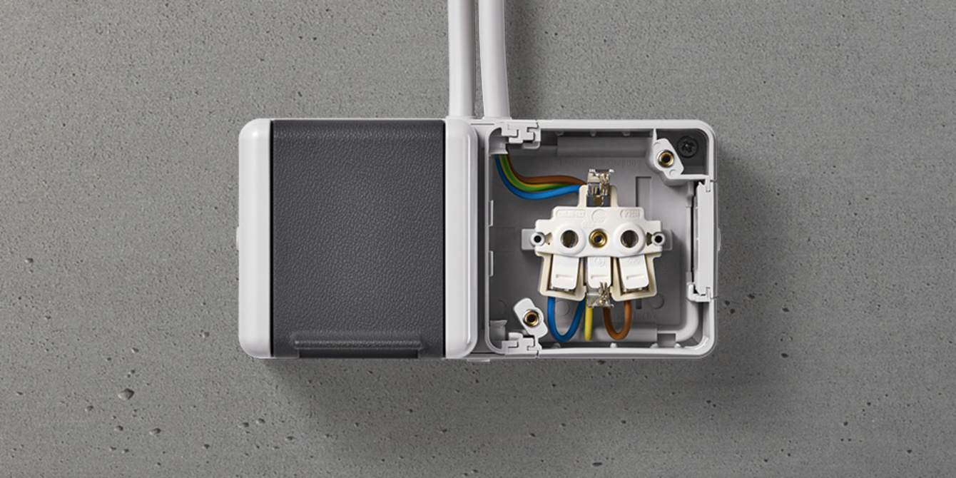 Doppelsteckdose mit Trennsteg bei Zorn Elektro in Remlingen